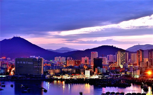 VR虚拟现实加盟什么店赚钱，vr虚拟现实公司